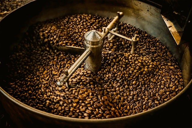 Freshly roasted Robusta and Arabica beans by Vietnam coffee exporter VIA