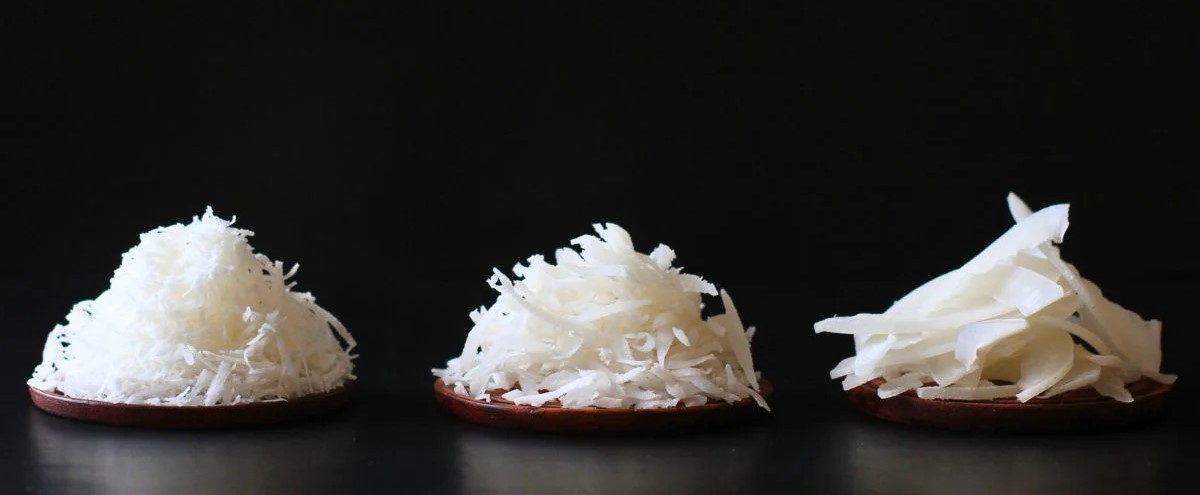 Comparison of fine, medium, coarse, and coconut chips flakes grades